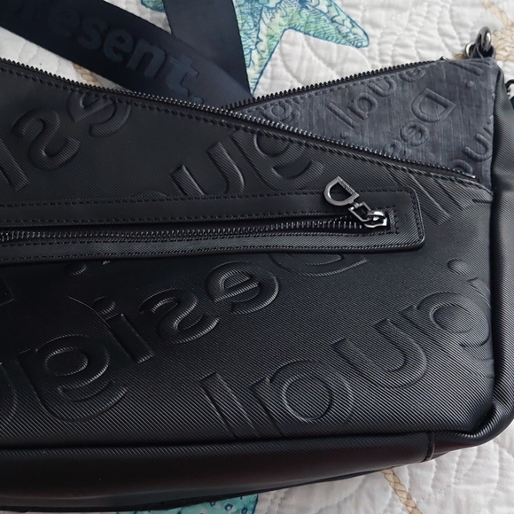 Handbag - Picture 5 of 5